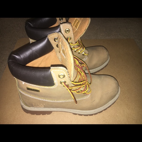 Timberland Shoes - Picture 3 of 9
